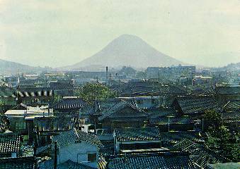 旧市役所屋上より讃岐富士を望む