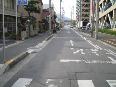 上の写真と同じ場所の普段の状況