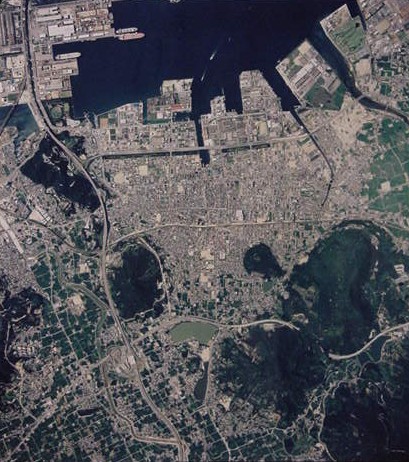 市街地の空撮写真　1月10日，000　1992年