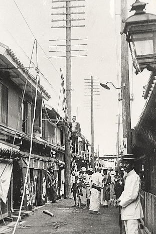 港町筋（現神崎書店前から北方を見る）　1910年