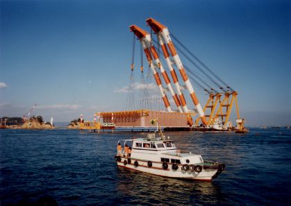 南北備讃瀬戸大橋共用橋台　1981年
