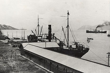 西岸壁風景（港務所屋上から見た岸壁）　1936年