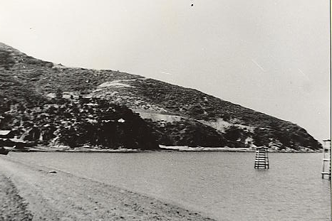 御供所海岸（海水浴場，たこ崎附近）　1950年
