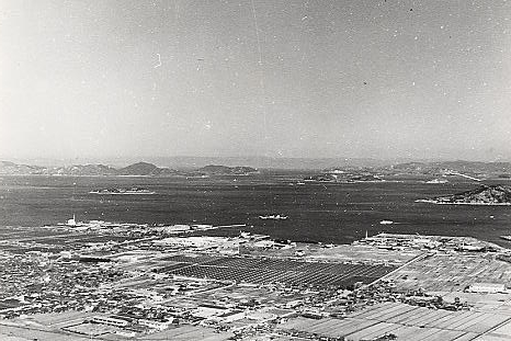 笠山より港頭地帯展望　1950年