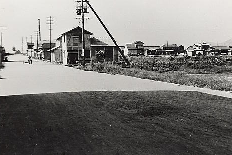 消防署前の通り　1953年