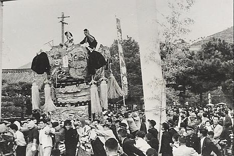 八幡神社秋祭風景　1955年