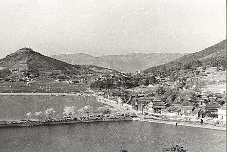水源地小山より笠山の展望　1957年