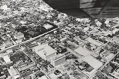 上空から見た市街の一部　1968年