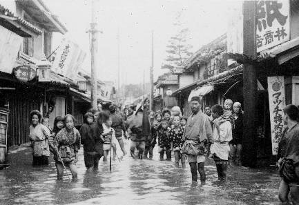 中通町　林紙店が現百十四銀行