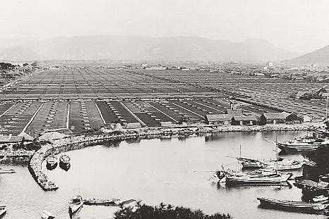御供所の港（現在道路）　1922年