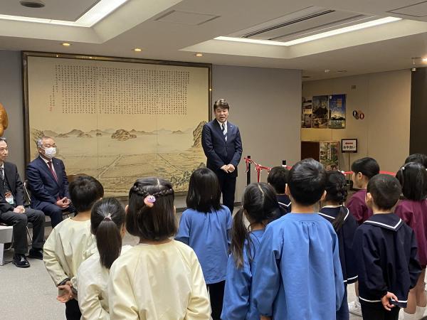 R7.01.24　第54回幼児画展開展式