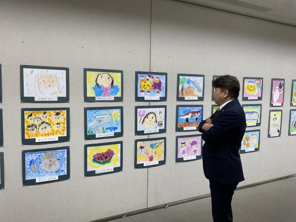R7.01.24　第54回幼児画展開展式(2)