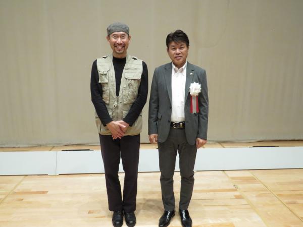 市長と講師の写真