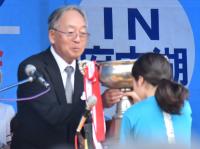 優勝カップ返還