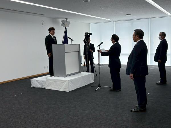 R8.1.5 令和8年仕事始め式ならびに市政功労者および永年勤続職員 表彰式.JPG