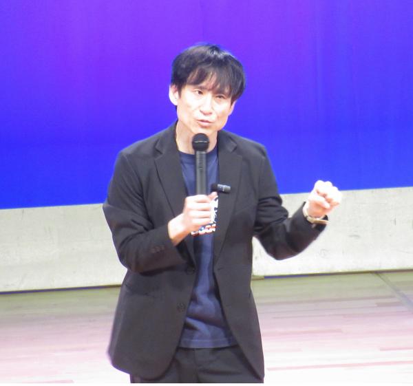 講師