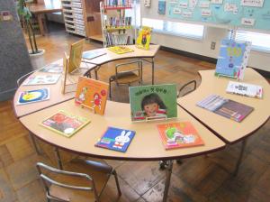 世界と出会う本　読書スペース
