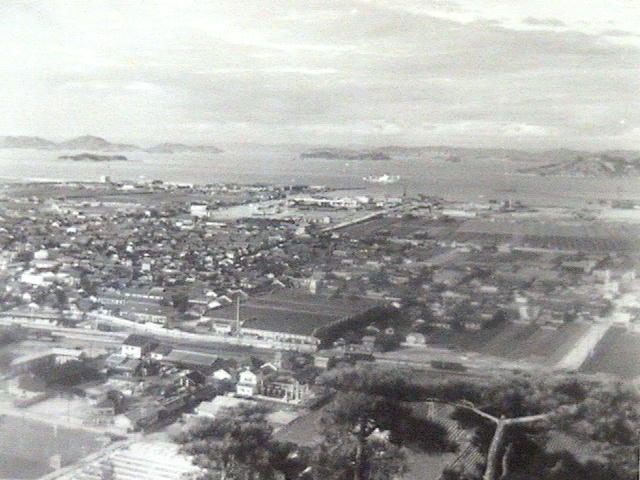 笠山頂上から見た坂出市街の写真